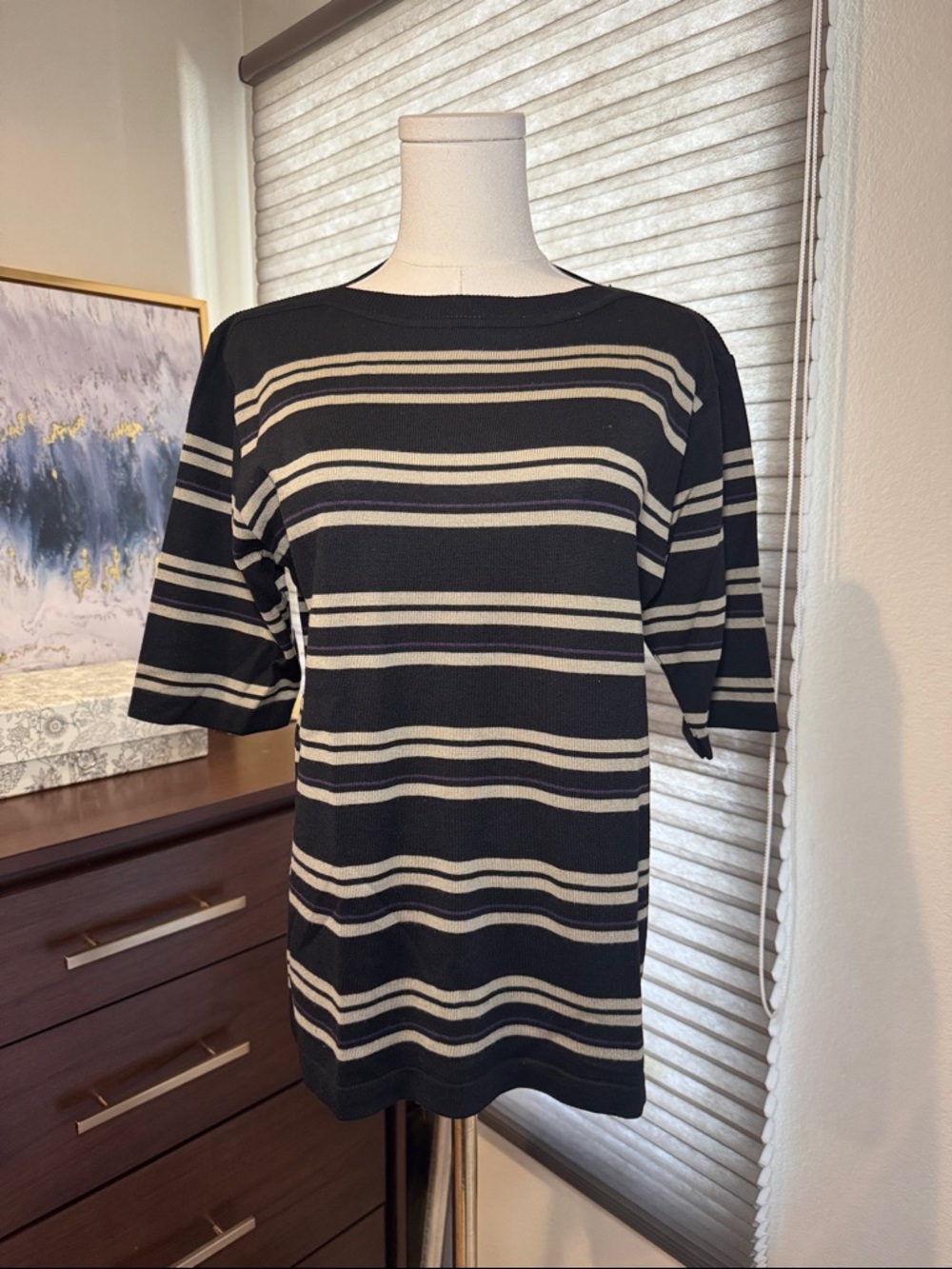 Woman's Como Sport Black & Tan Striped Lightweight Short Sleeve Sweater. Size L